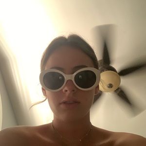 Meet your Posher, Lucy